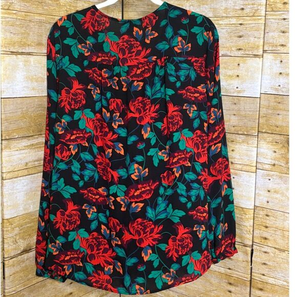TORRID GEORGETTE PINTUCK BUTTON FRONT CASUAL SEMI SHEER FLORAL BLOUSE SZ. 2(2X) - Picture 2 of 4